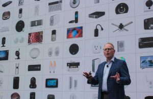 Read more about the article Amazon’s devices chief is stepping down this year