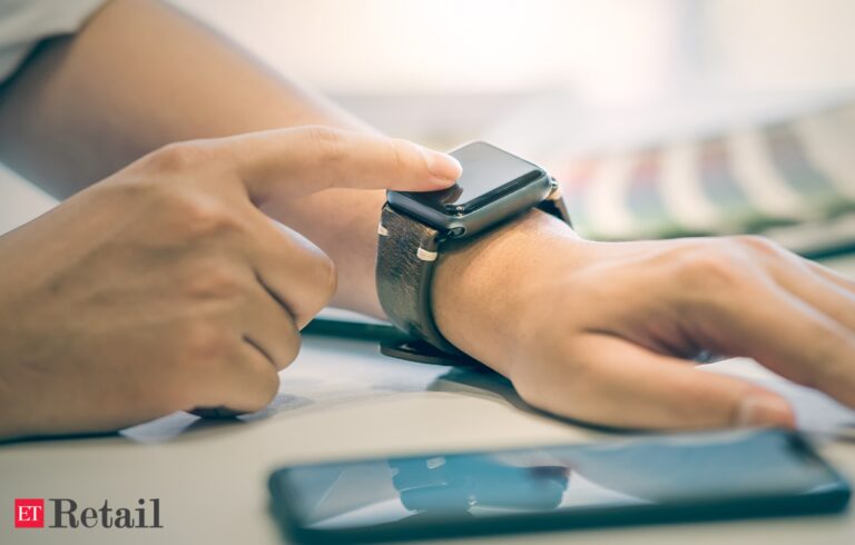 Read more about the article Smartwatch firms turn to price cuts to gain market share, Retail News, ET Retail