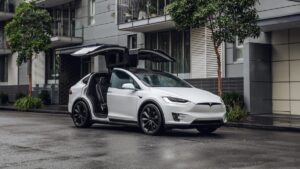 Read more about the article Tesla launches cheaper Model X and Model S options with less range