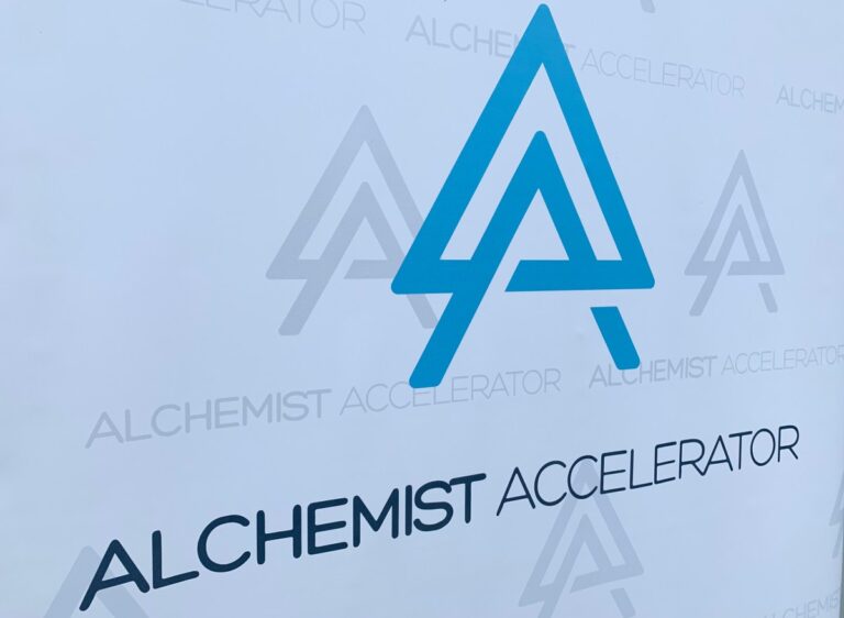 Read more about the article Alchemist Accelerator’s latest startups range from sneakernet for energy to solar panel cleaning bots