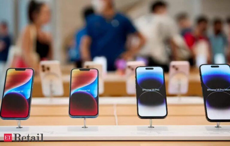 Read more about the article Apple to sell Made-in-India iPhones on launch day for first time, ET Retail