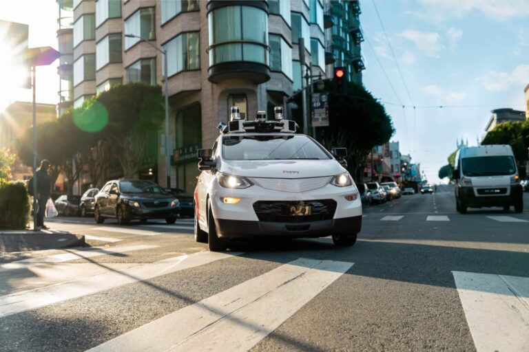 Read more about the article California agency pulls Cruise’s commercial robotaxi permit following DMV action