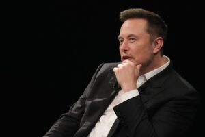 Read more about the article Musk says Twitter subscribers will get early access to xAI’s chatbot, Grok