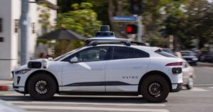 Read more about the article Californian regulator looking into Waymo’s collision with a cylist