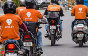 Read more about the article Swiggy, Zomato operations hit as delivery workers strike in Mumbai, ET Retail