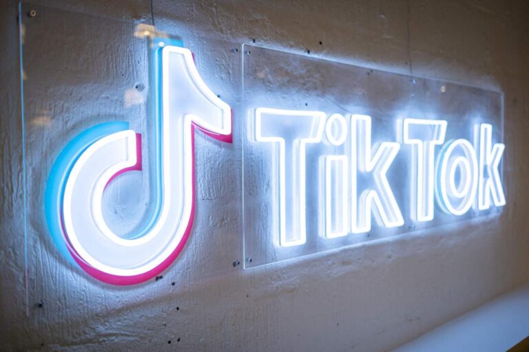 Read more about the article TikTok begins testing $4.99 ad-free subscription tier