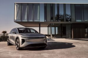 Read more about the article The all-electric Lucid Gravity SUV finally makes its debut with 440 miles of range