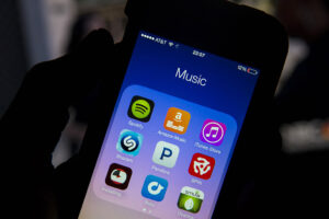 Read more about the article Apple fined $1.84BN in EU over anti-steering on iOS music streaming market