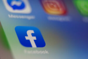 Read more about the article Facebook is trying to make ‘poking’ cool again