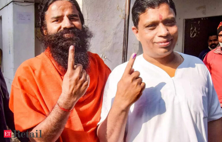 Read more about the article SC gives Ramdev, Balkrishna a week to issue public statement, refuses to let them off the hook for now, ET Retail